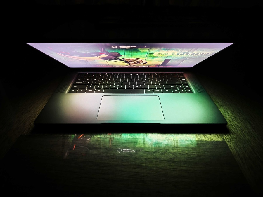 StarFighter reflecting on a gloss table in a dark space